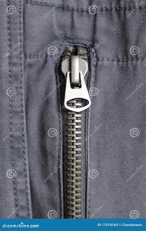 How to Zip a Coat 的图像结果