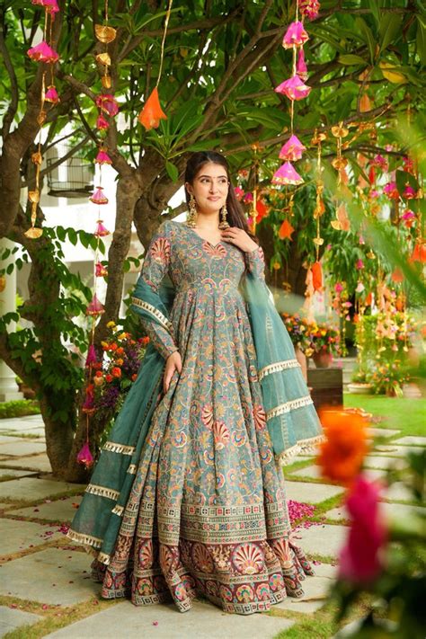 Calista Embroidered Heavy Maxi Set – Kesariya Cloth