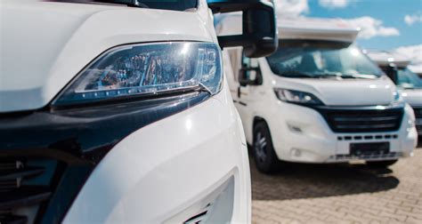 Did You Know These Famous People Are From Maine? - Getaway Couple