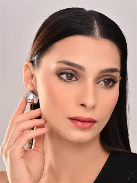 Silver Stud Earring – Reenisaa