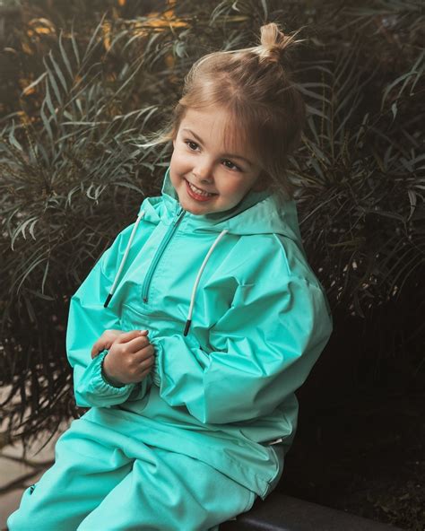 What is Recycled Polyester Fabric? Is it Really Sustainable?