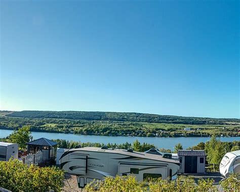 CAMPING ST-MATHIEU (Saint-Mathieu-de-Rioux) - Campground Reviews ...