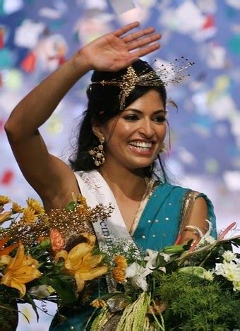 Parvathy Omanakuttan wants Ajith, Surya or Vikram? - Chiyaan Vikram ...