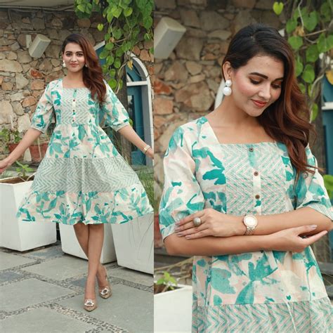 Aarasta - Women Clothing & Accessories Manufacturer
