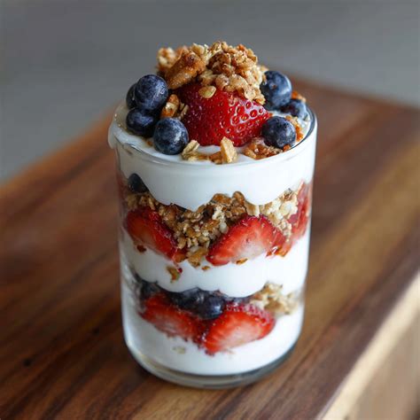 McDonald’s Fruit and Yogurt Parfait Easy Copycat Recipe - Coolinarco.com