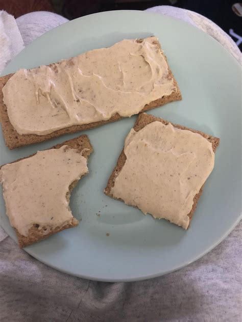 Trader Joe’s Pumpkin Cream Cheese and Cinnamon Graham Crackers : r ...