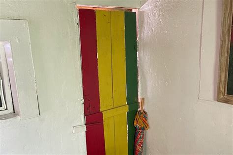 BOB MARLEY'S NINE MILE MAUSOLEUM TOUR FROM MONTEGO BAY - All You Need ...