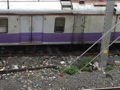 train derail at mahim - Times of India