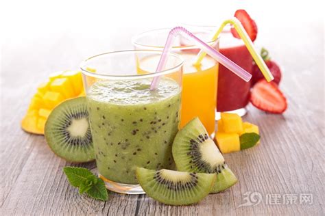 健康醫藥: 水果生吃和榨汁，哪個更健康？很多人都弄錯了
