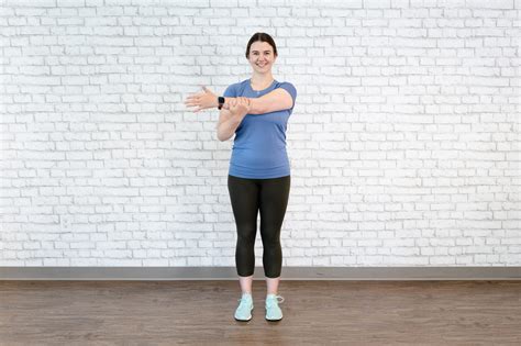 Best Golf Stretches For Seniors To Unlock A Smoother Swing - Better5.com