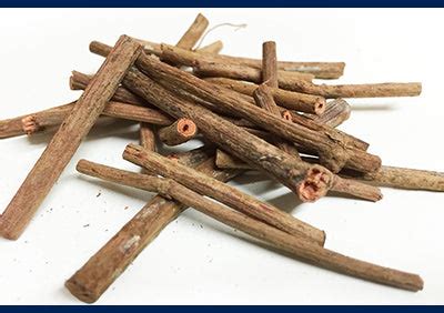 Shubhr Plant Based Vitamin C Face Serum with Manjistha & Berry for Ant ...