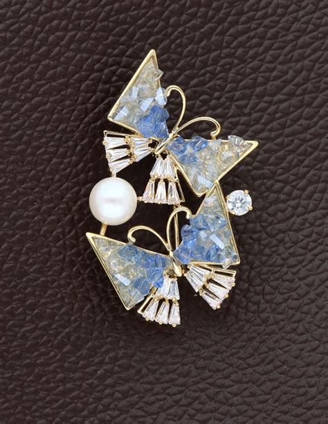 Brooches & Saree Pins | Buy Saree Brooches Online for Women at Violet ...