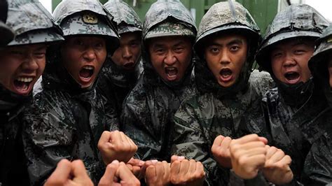 “跨越-2017·朱日和”落下战幕 “暴风雨”与“草原狼”握手 - 中国军网