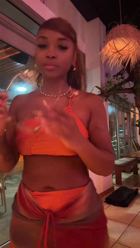 cece vegas (@whatevacecewants) - Urlebird