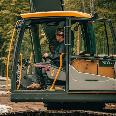 Heavy Equipment Repair Training 的图像结果