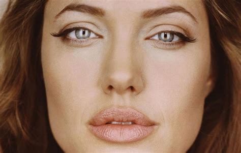 Angelina Jolie Ethnicity Bio: Her Nationality, Parents, Mother, Father ...