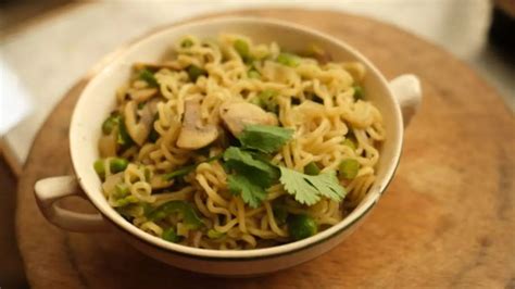 Aglio Olio Maggi: Try this dish with a touch of Indian spices – WATCH ...