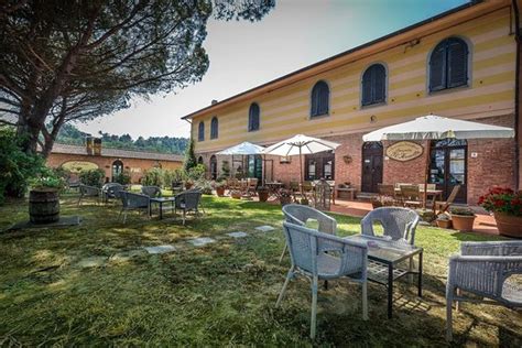 LOCANDA IL FORNELLO (Altopascio, Province of Lucca, Italy) - B&B ...