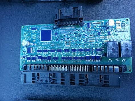 2010 Mini Cooper Footwell Module 的图像结果