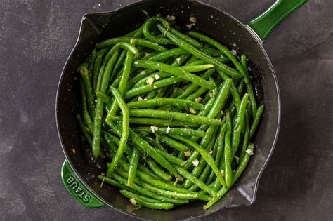 Buttery Garlic Green Beans - Momsdish
