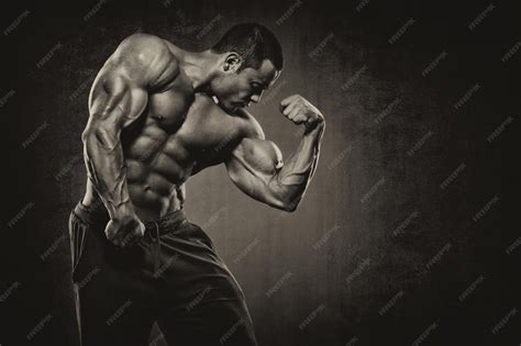 Bodybuilding Flexing 的图像结果