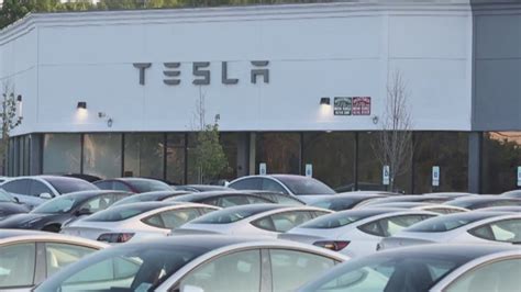 Tesla protests persist in Seattle as Musk and Trump feud | king5.com