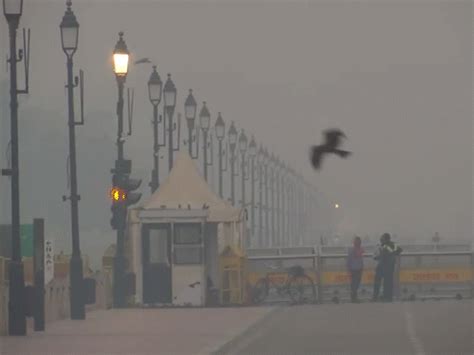 AQI crossed 350 in 9 areas in Delhi