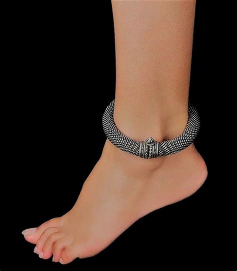 16 Silver Anklets Designs for Brides to Add to Your Bridal Tijori!