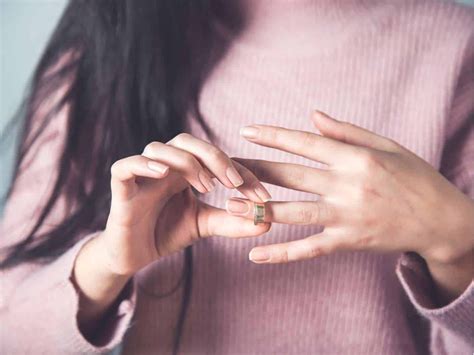 Mole in Eye Meaning: Eyeball, Eyelid, Eyebrow Moles - What Spiritual