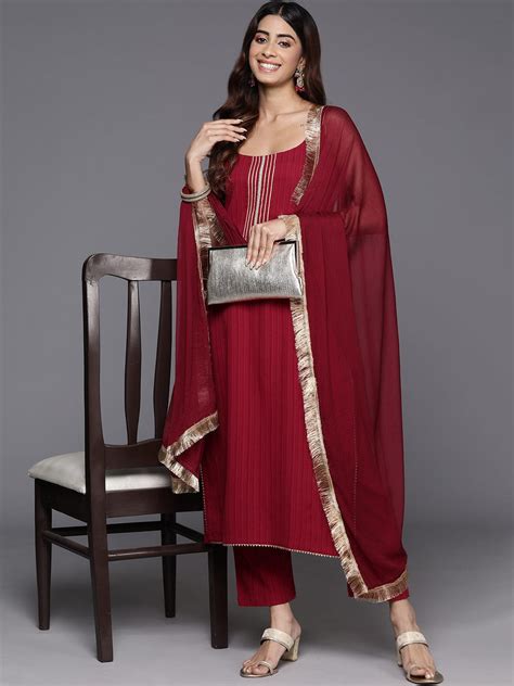 Varanga Women Maroon Round Neck, Spaghetti Strap Style Straight Kurta ...
