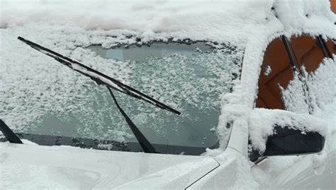 Why You Shouldn't Put Your Windshield Wipers Up In the Wintertime