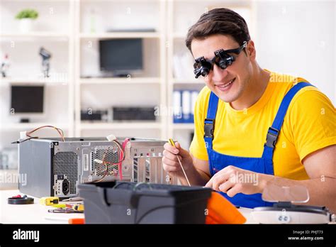 Computer Repair Technician 的图像结果