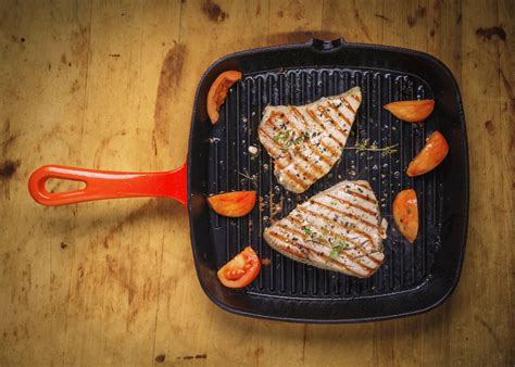 How to Cook Tuna Steak in Pan With Butter - Cook A Steak