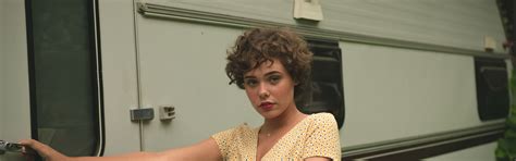 Download wallpaper look, girl, pose, girl, trailer, look, pose, trailer ...