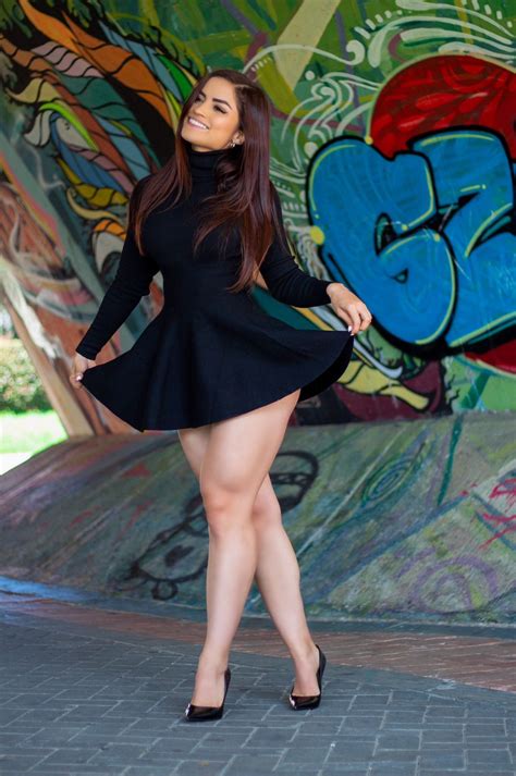 Pin by Just Beaty on Dress | Curvy women fashion, Curvy women jeans ...