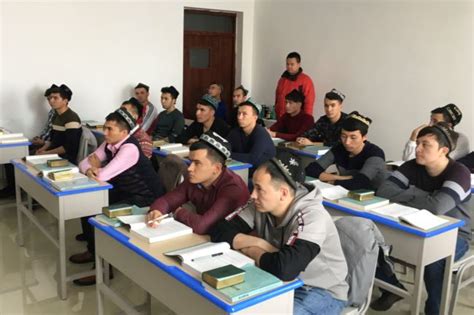 新疆班学生们的长沙“妈妈” – 周南中学招生