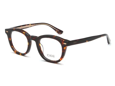A Stylish Glance with Oval Shaped Eyeglass Frames from IDEE – IDEE Eyewear