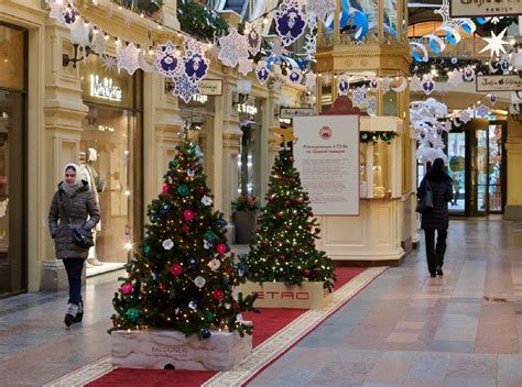 Выставка «Новогодние елки в ГУМе на Красной площади» 2022-2023