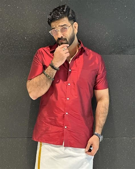 Roopesh Shetty: ಪಂಚೆ ಶರ್ಟ್ ನಲ್ಲಿ ಮದುಮಗನಂತೆ ಕಂಡ ರೂಪೇಶ್! ವಧು ಎಲ್ಲಿ ಅಂದ್ರು ...