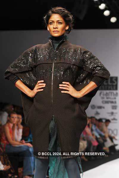 Shoot model Lekha presents a creation by designer Kiran Uttam Ghosh ...
