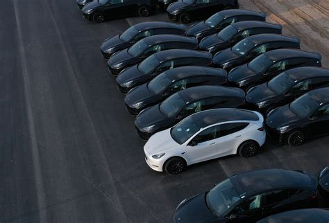 Here Are the Popular Tesla Models Not Eligible For Biden’s New Electric Vehicle Tax Credits ...