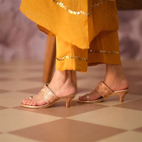 Syna Embroidered Kolhapuri For Women
