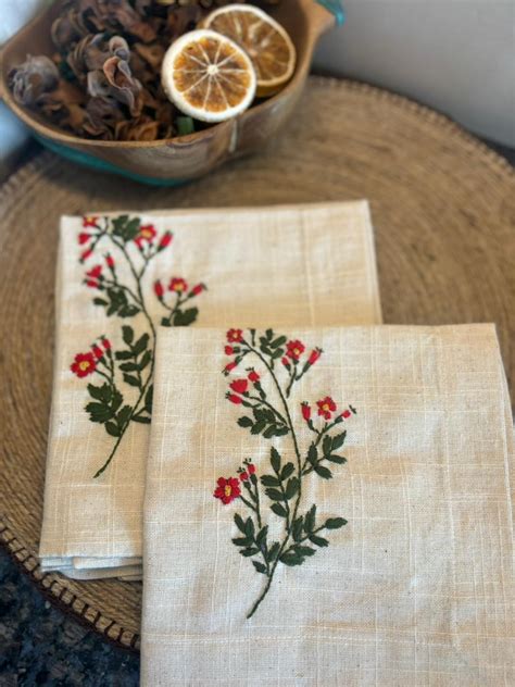Red Floral Embroidered Table Mats / Napkins – Ahavah Crafts