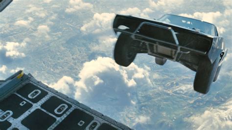 Nyt Netflixissä: 4 tähden vauhtipätkän tarkoitus on vain viihdyttää ...