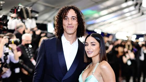 Vanessa Hudgens und Cole Tucker sollen sich verlobt haben!