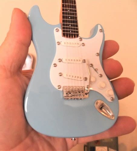 Fender Sonic Blue Stratocaster 1:4 Scale Replica India | Ubuy