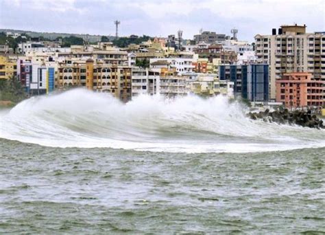 Cyclone Hudhud Updates: Two killed as cyclone makes landfall in ...
