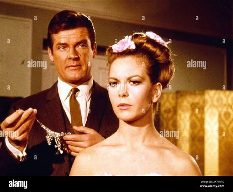 Roger Moore Television: The Saint (TV-Serie) Characters: Simon Templar ...