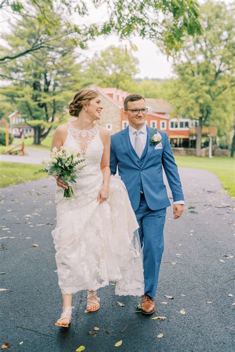 Rainy Wedding at Bally Spring Inn - Josiah & Steph Photography