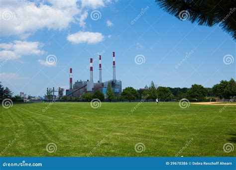 Ravenswood Generating Station Stock Photo - Image of danger, generating ...